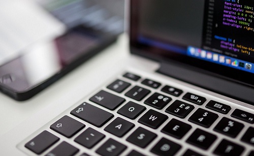 Aligning an online retailer's growth strategy