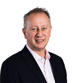 Jonathan Riley